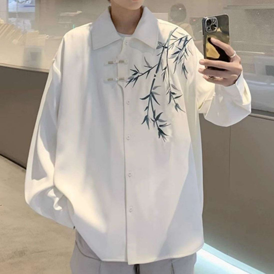 白シャツ　竹柄エレガントシャツ
