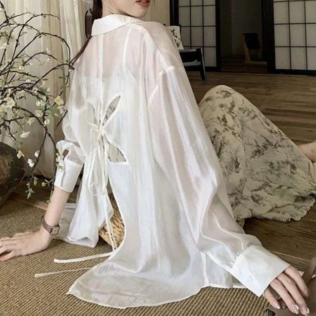 白シャツ　バタフライバック シアーシャツ