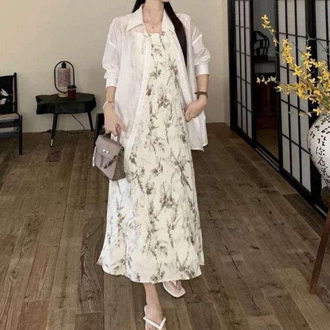 白シャツ　バタフライバック シアーシャツ