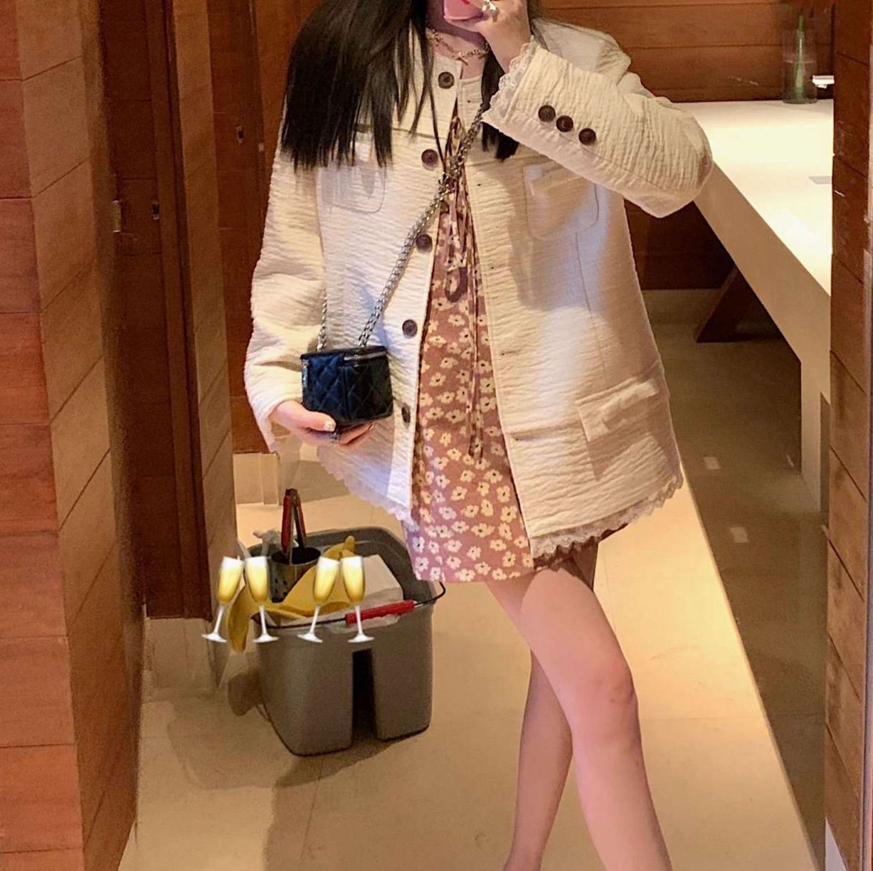 白シャツ　リラックス・ボタンダウンカーディガン