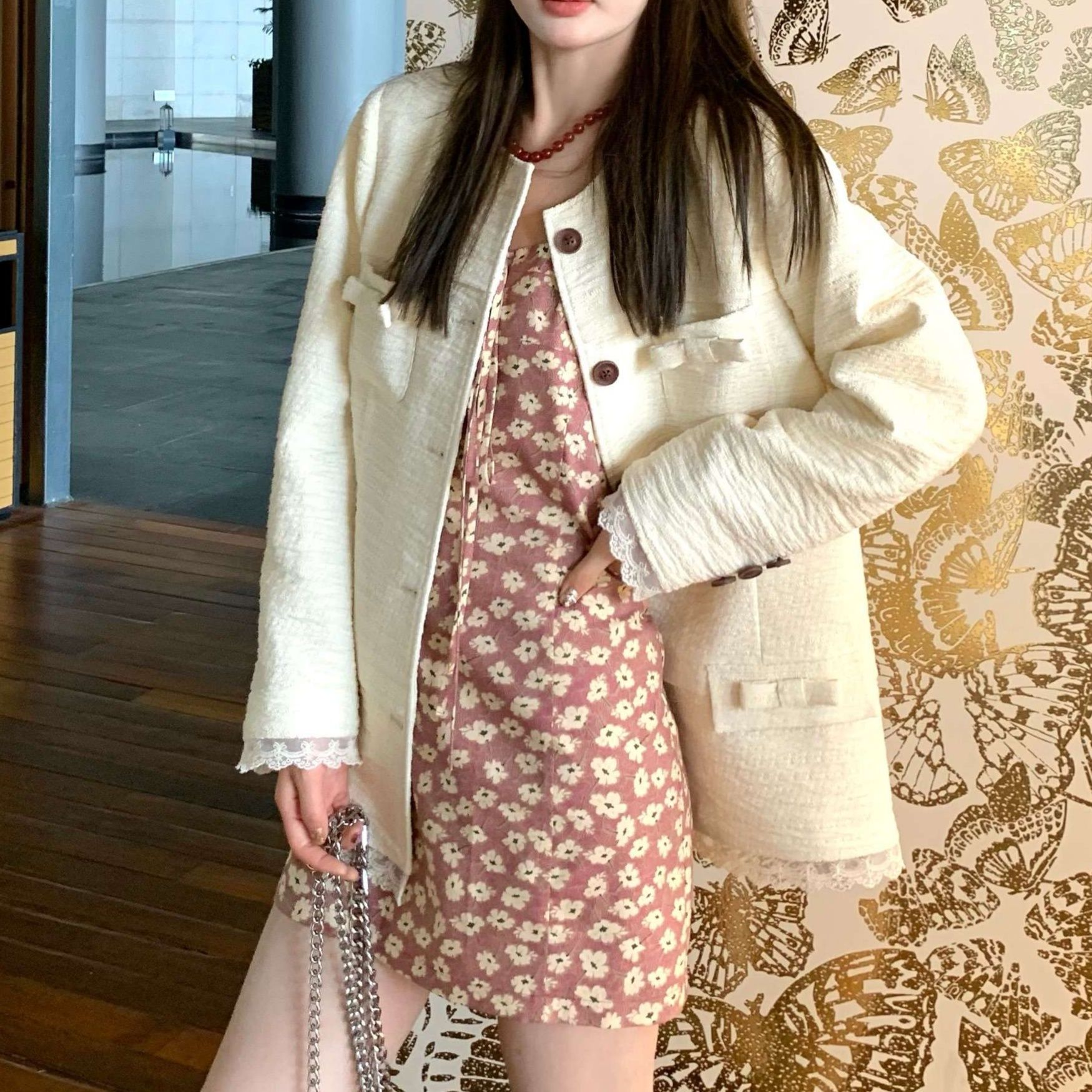 白シャツ　リラックス・ボタンダウンカーディガン