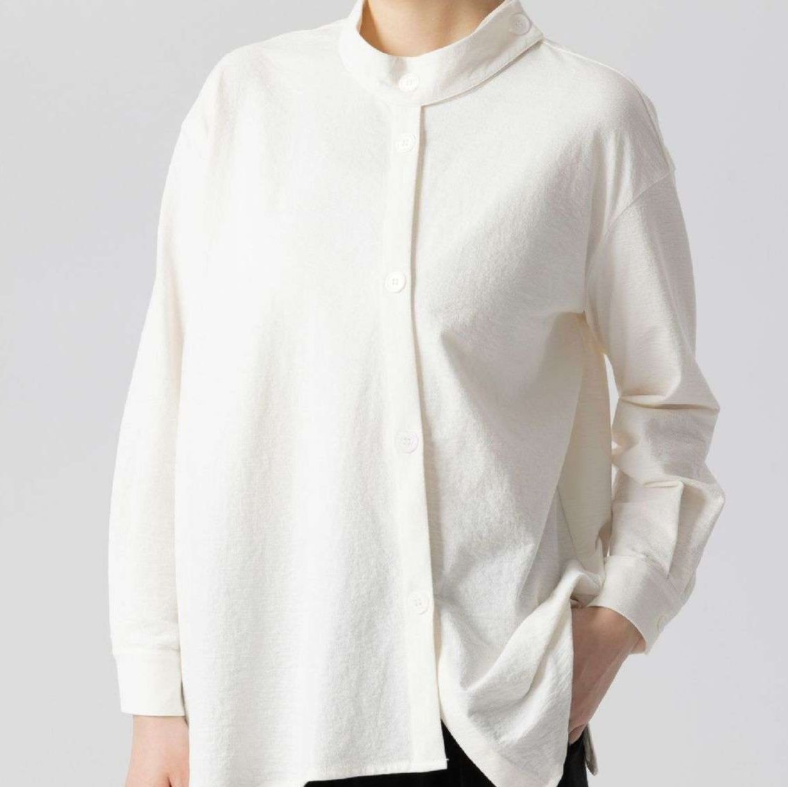 白シャツ　スタンドカラーオーバーサイズシャツ