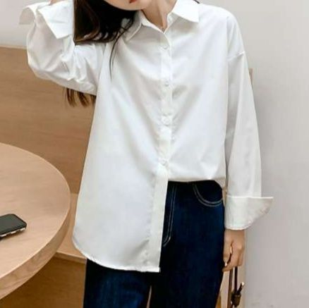 白シャツ　エアリーフィットシャツ