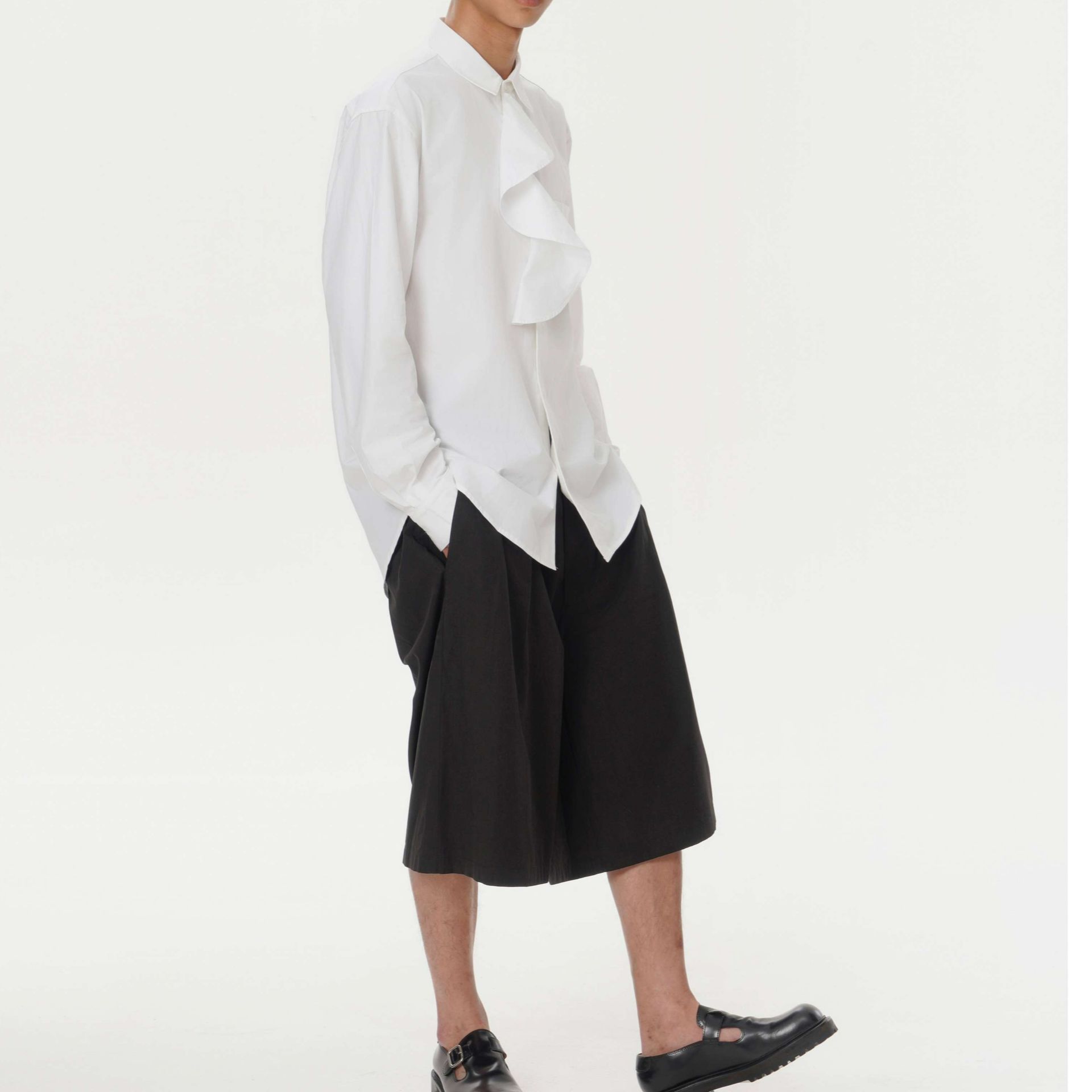 白シャツ　フリルエレガンスシャツ