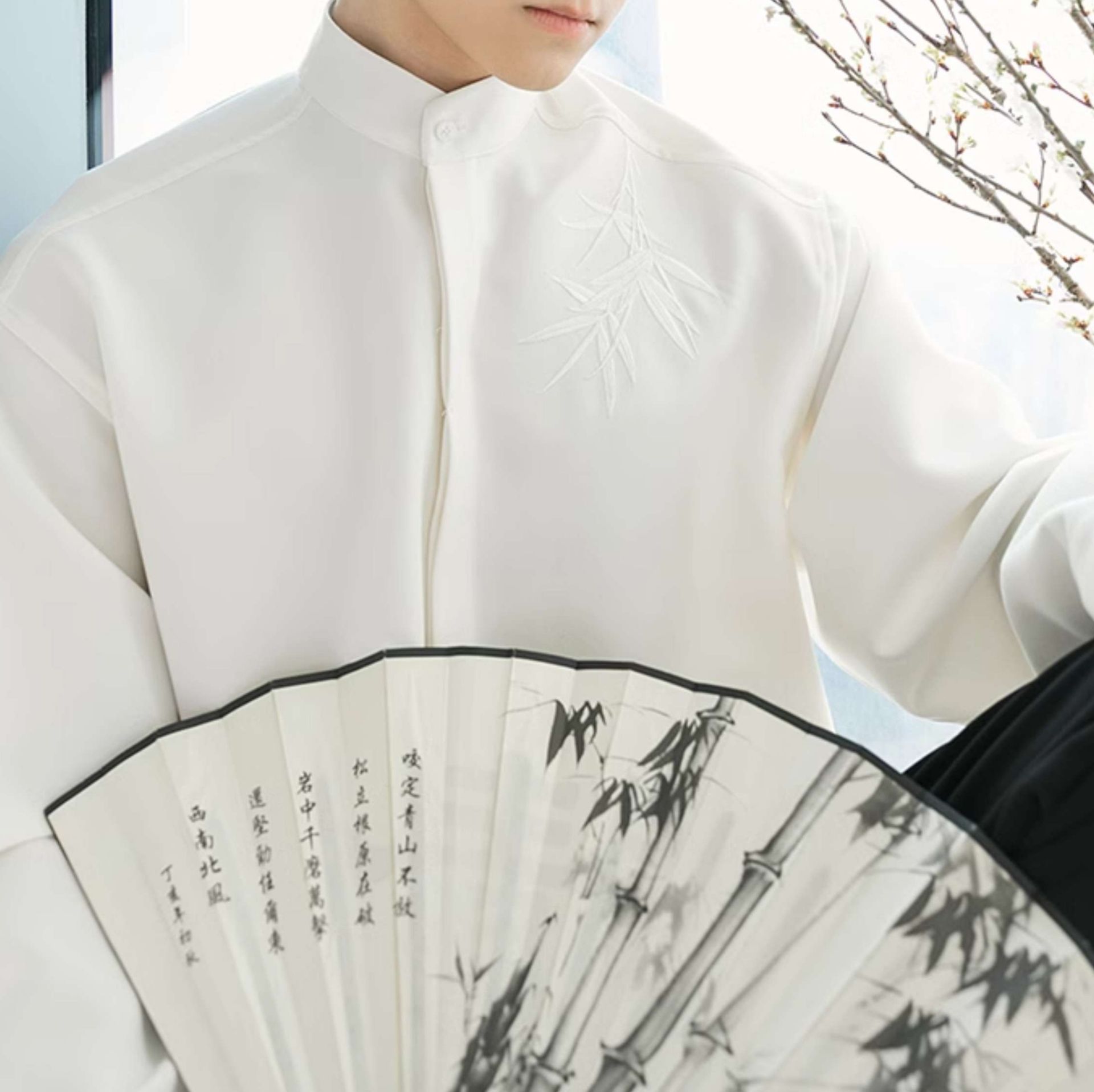 白シャツ　エレガント・竹刺繍シャツ