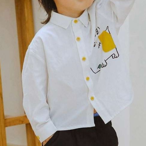 白シャツ　カラフルキッズシャツ