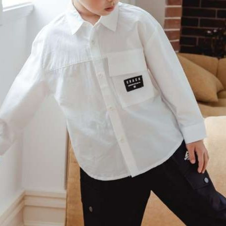 白シャツ　カジュアルキッズシャツ