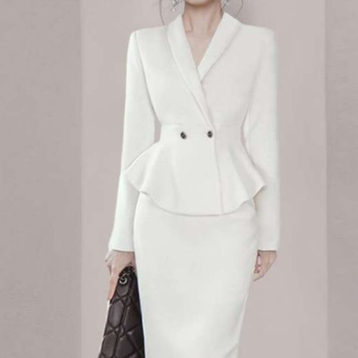 白シャツ　エレガントペプラムセットアップ