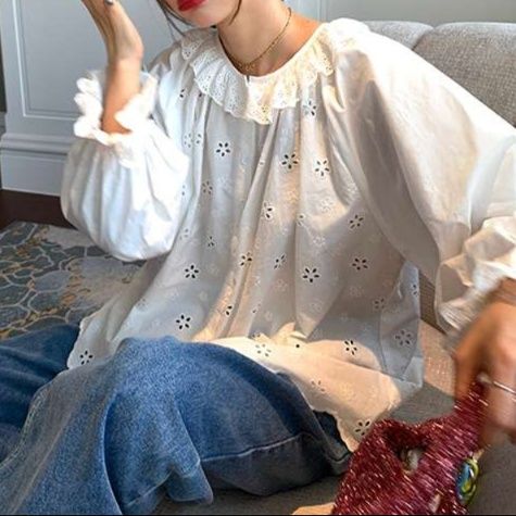 白シャツ　フラワー刺繍レース襟シャツ