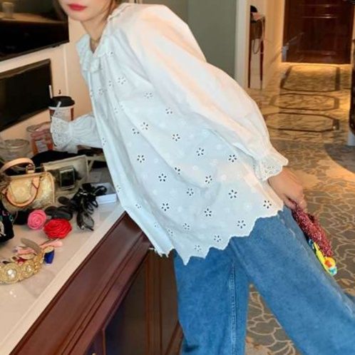 白シャツ　フラワー刺繍レース襟シャツ