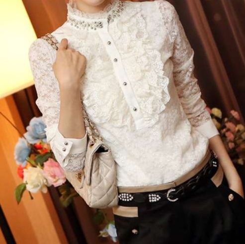 白シャツ　クラシカルレースブラウス