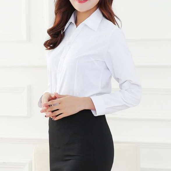 白シャツ　オフィスシック長袖シャツ