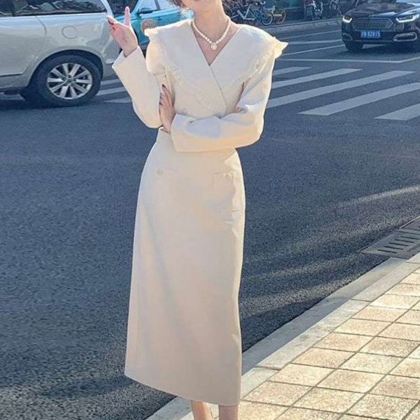 白シャツ　フリルコレクション・クロップドブラウス