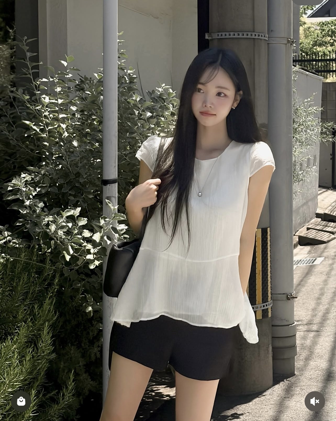 https://fulmo-img-server.com/shirtia/1b728bc6-232c-448e-ac02-f14e0dd71e67.jpg