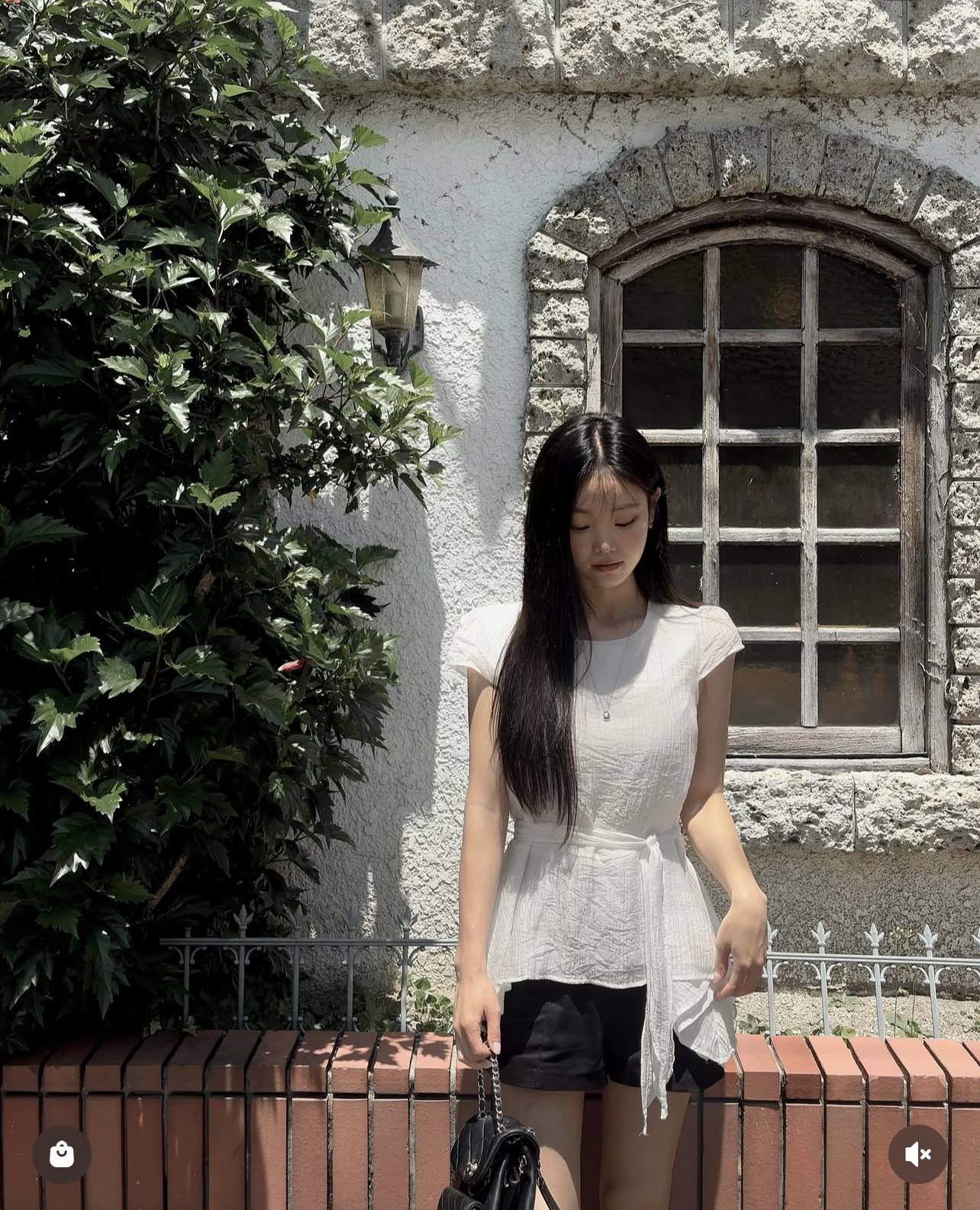 https://fulmo-img-server.com/shirtia/1c231db7-6b52-448c-ba14-2eff71a5a582.jpg