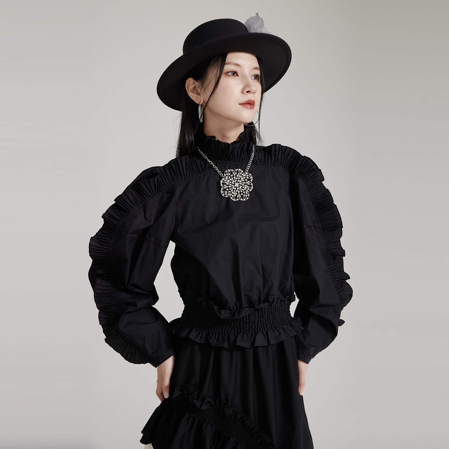 https://fulmo-img-server.com/shirtia/302d98eb-7c14-4354-a363-72607da6da20.jpg