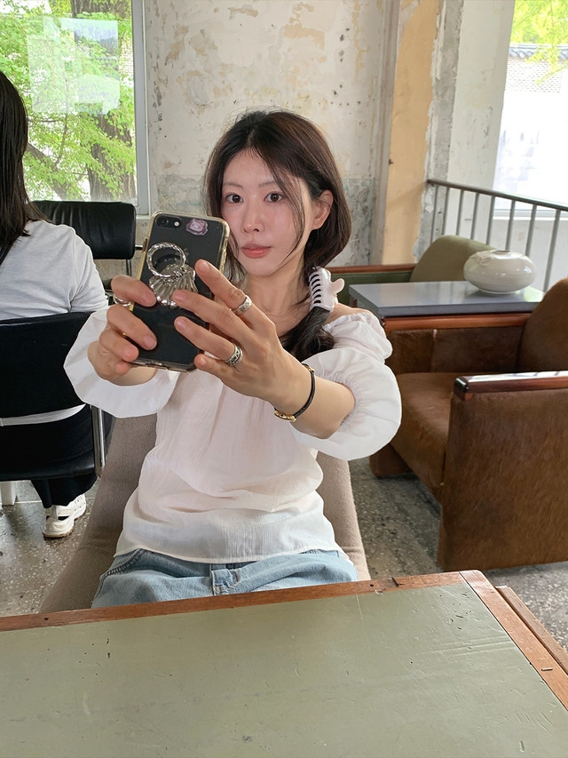 https://fulmo-img-server.com/shirtia/78da4bca-de41-4298-9555-544991f3007f.jpg