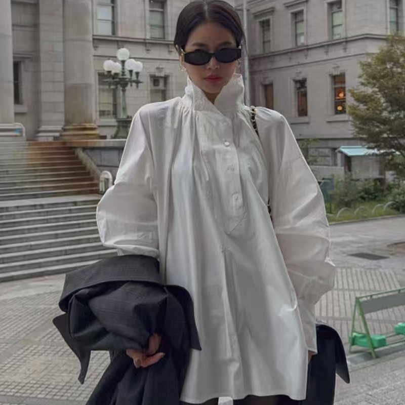 https://fulmo-img-server.com/shirtia/d51ee7e4-802c-49af-b123-e940af79e247.jpg