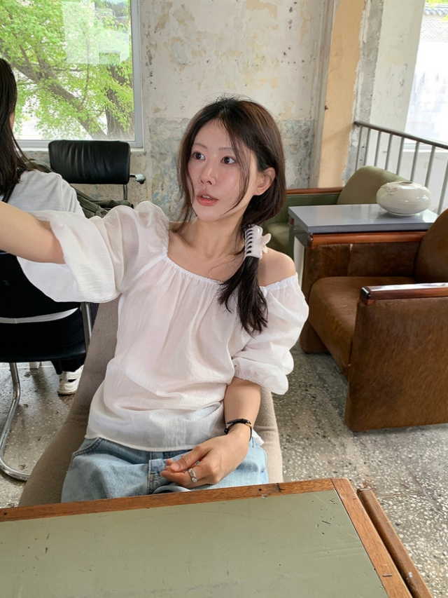 https://fulmo-img-server.com/shirtia/da5522a6-b351-41ba-b827-8c5730aa739b.jpg