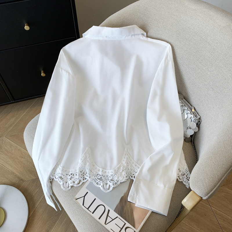 白シャツ 裾レース刺繍が華やかな長袖シャツブラウス