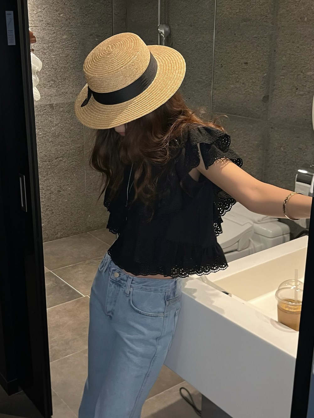 https://fulmo-img-server.com/shirtia/df74a176-c988-47e9-8711-55d3f8d25045.jpg