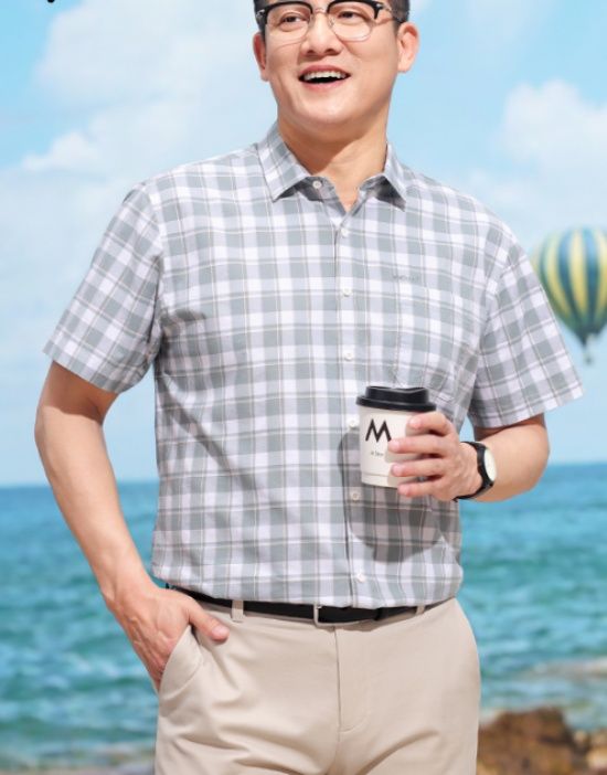 チェックシャツ
