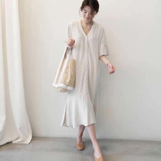  深めの開きとリボン袖が魅力の上品ロング丈シャツワンピース
