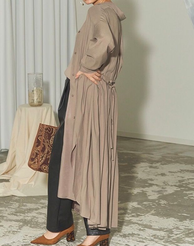 シャツワンピース 長袖背中プリーツ 襟付き ワンピース