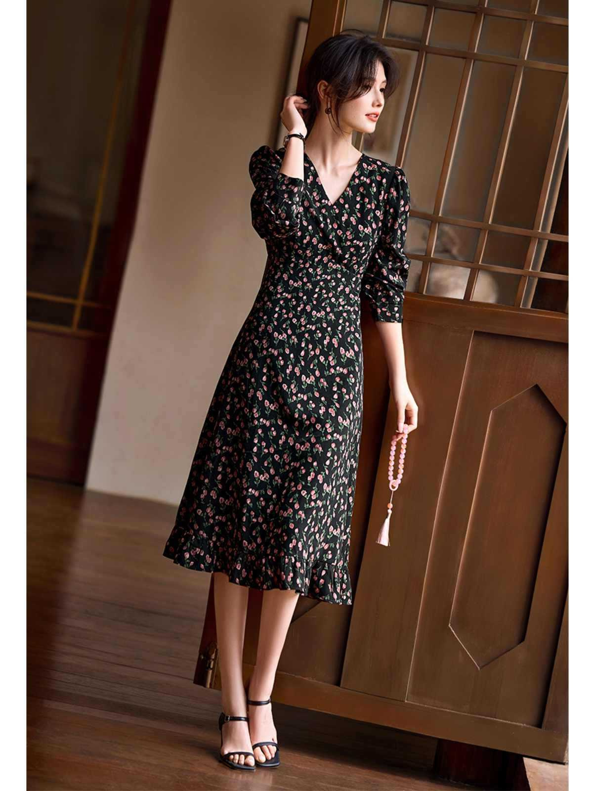 シャツワンピース 小花柄ブイネック裾フリル七分袖シャツワンピース