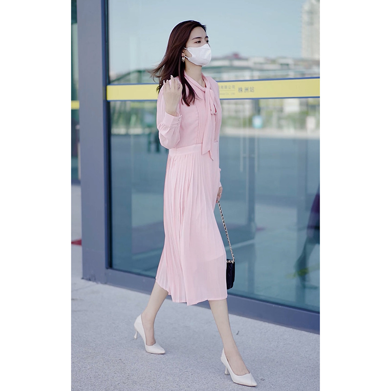 シャツワンピース リボンタイ付きプリーツシャツワンピース