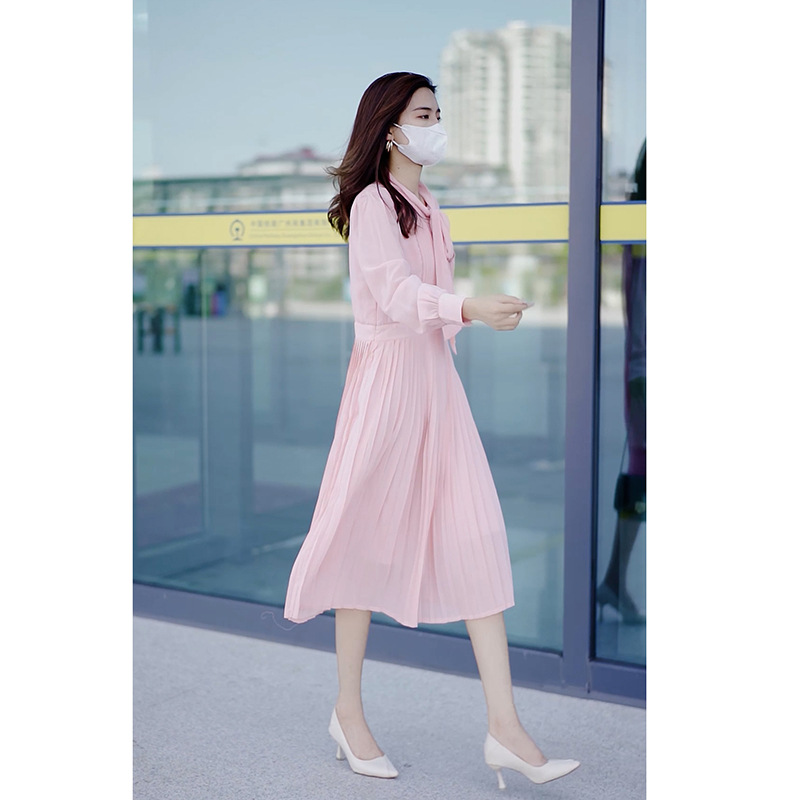 シャツワンピース リボンタイ付きプリーツシャツワンピース