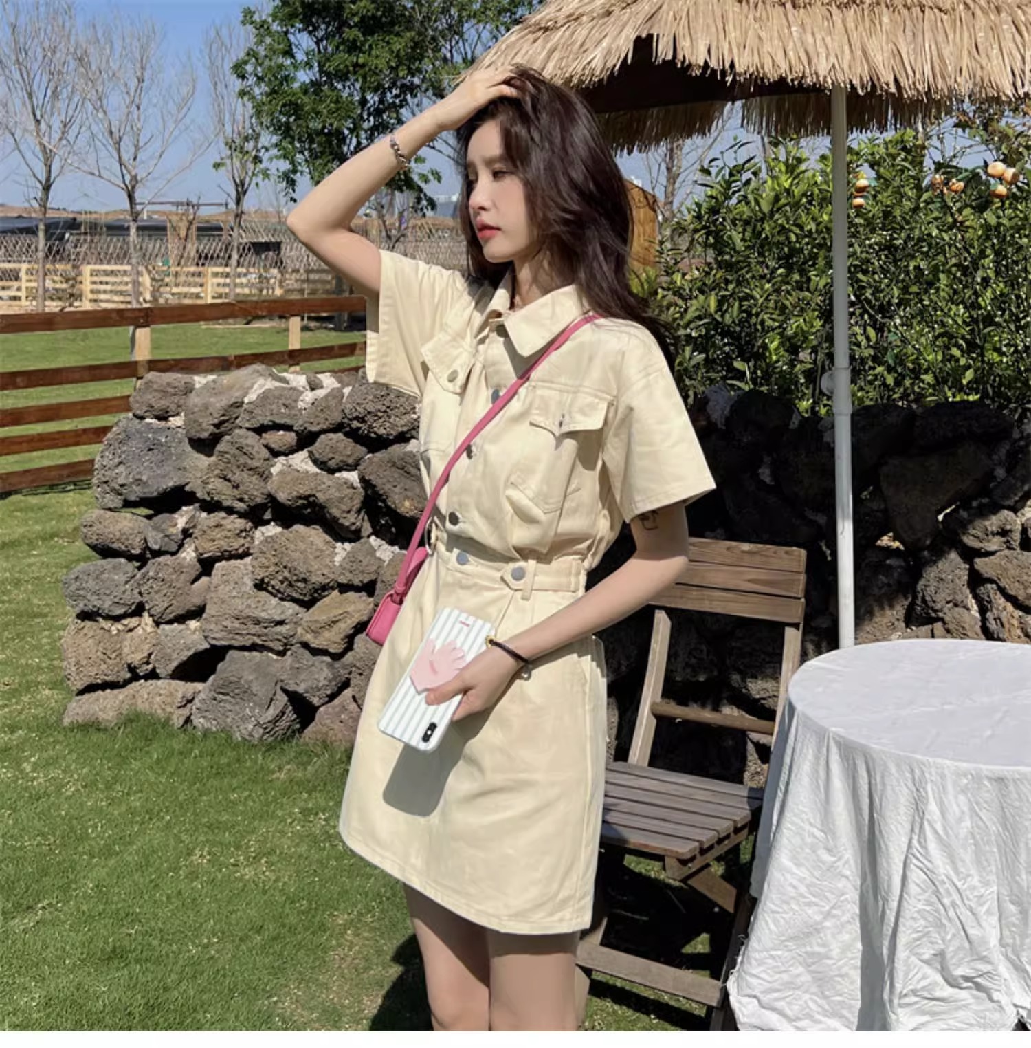 シャツワンピース 胸ポケット付き半袖ミニ丈シャツワンピース