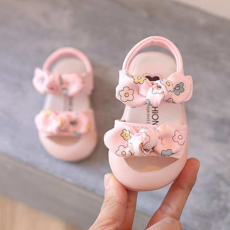 ファーストシューズ ふわふわ花柄サンダル
