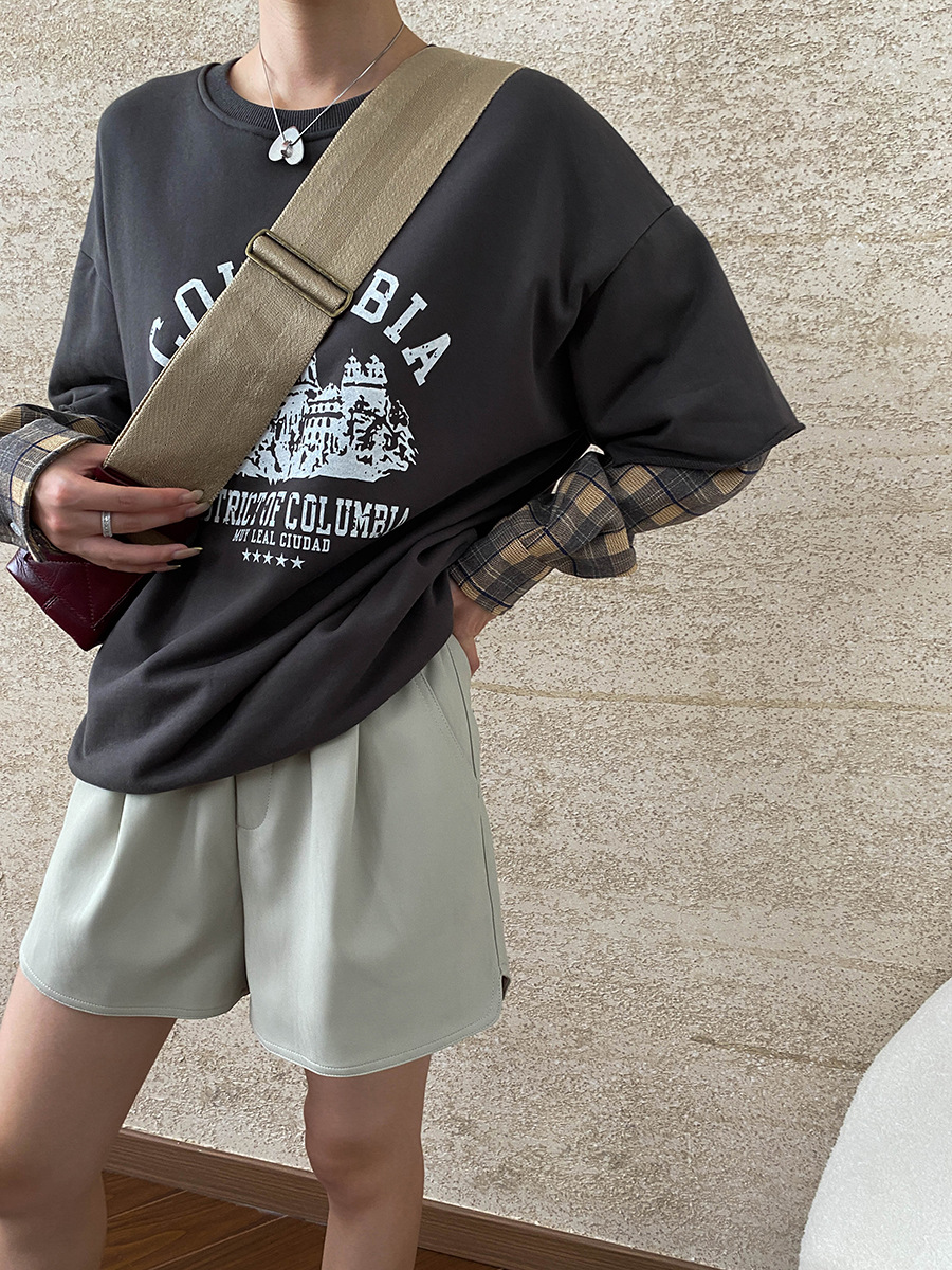 サイドスリット付きリラックスショートパンツ