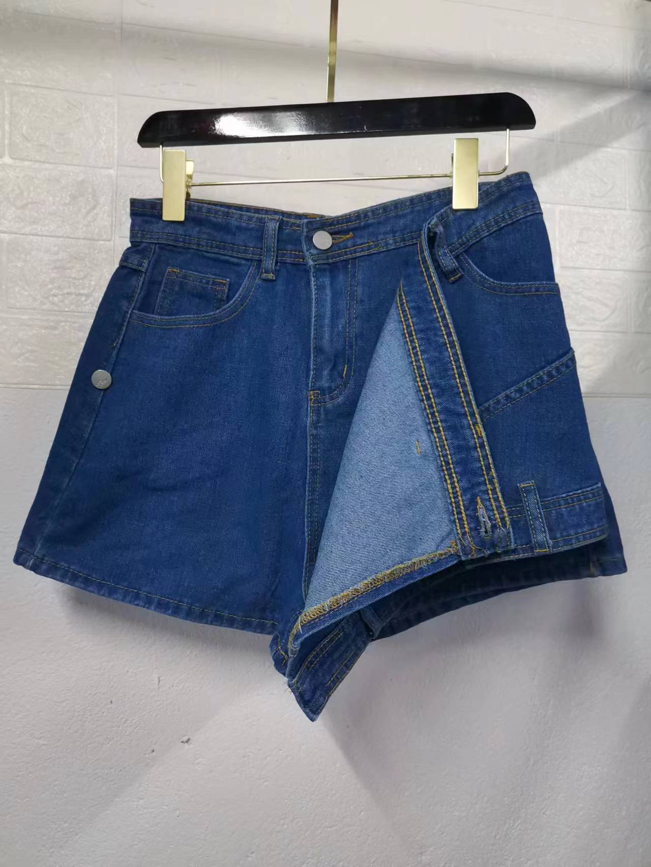 ウエストアクセントデニムショートパンツ