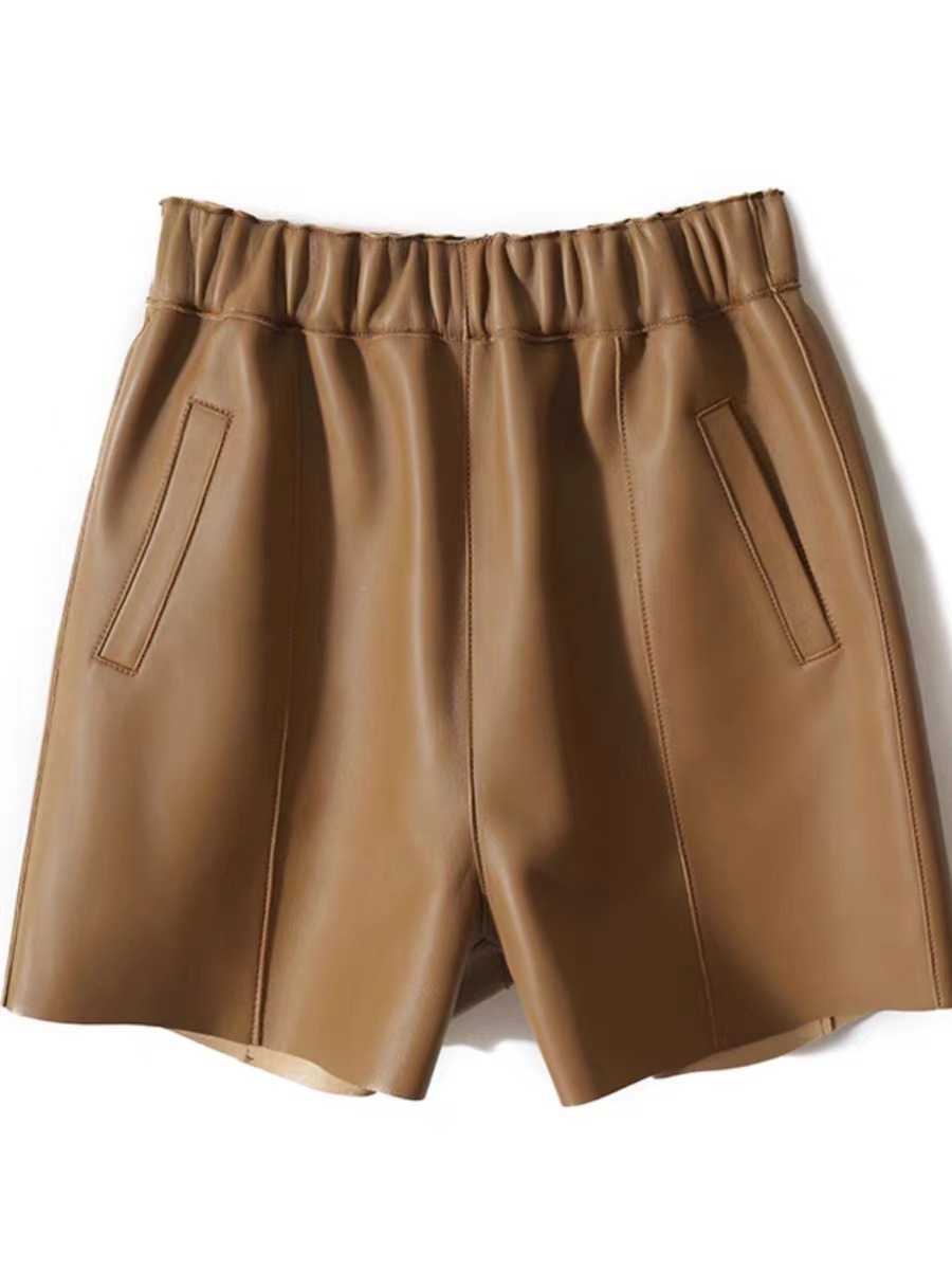 シンプル革調プリーツショートパンツ
