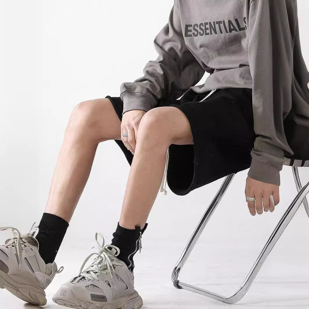 リラックスドロスト裾切りっぱなしショートパンツ