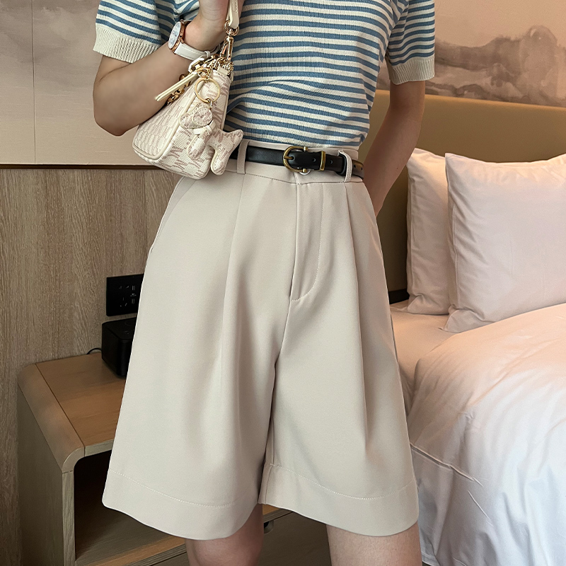 ショートパンツ タックデザイン上品ショートパンツ