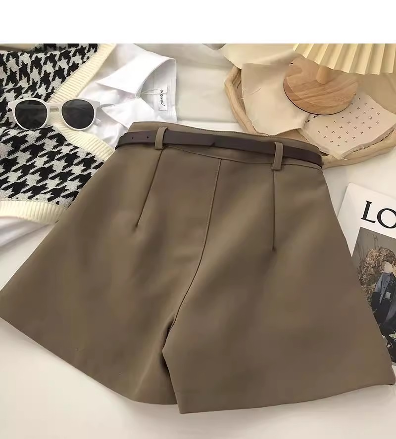 ショートパンツ ベルト付きタックショートパンツ