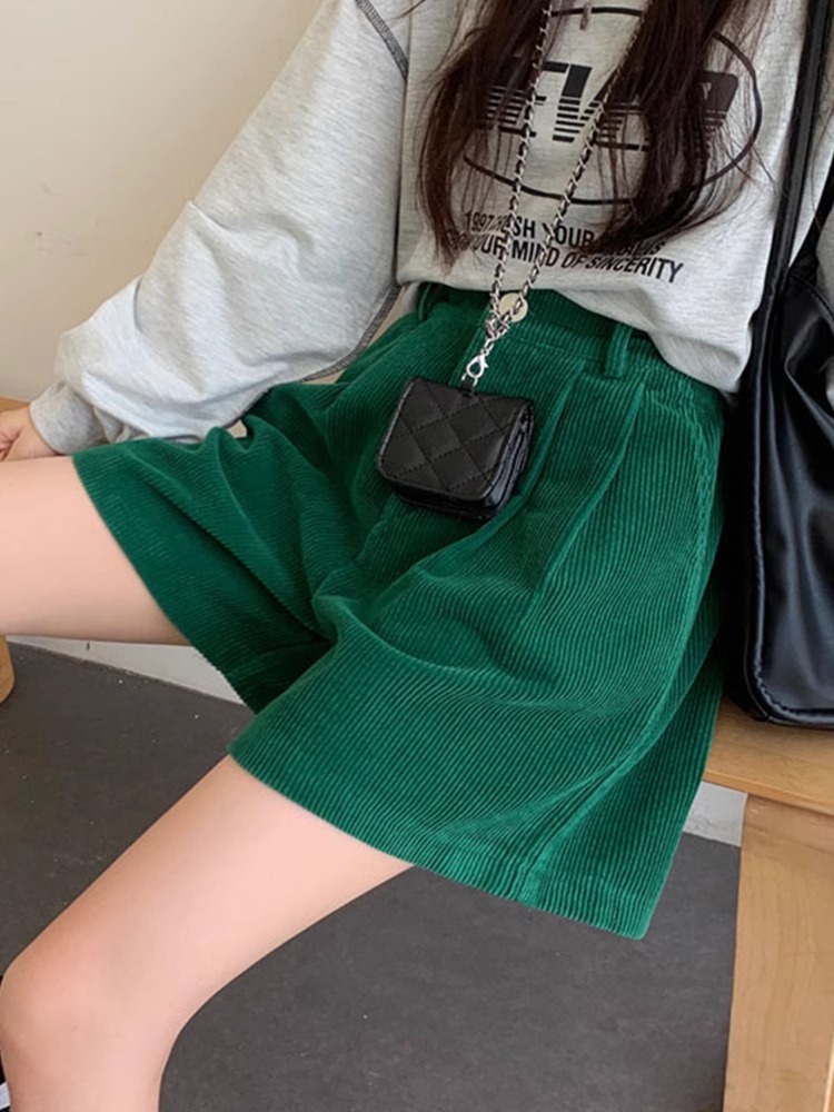 ショートパンツレディースコーデュロイ素材のゆったりワイド