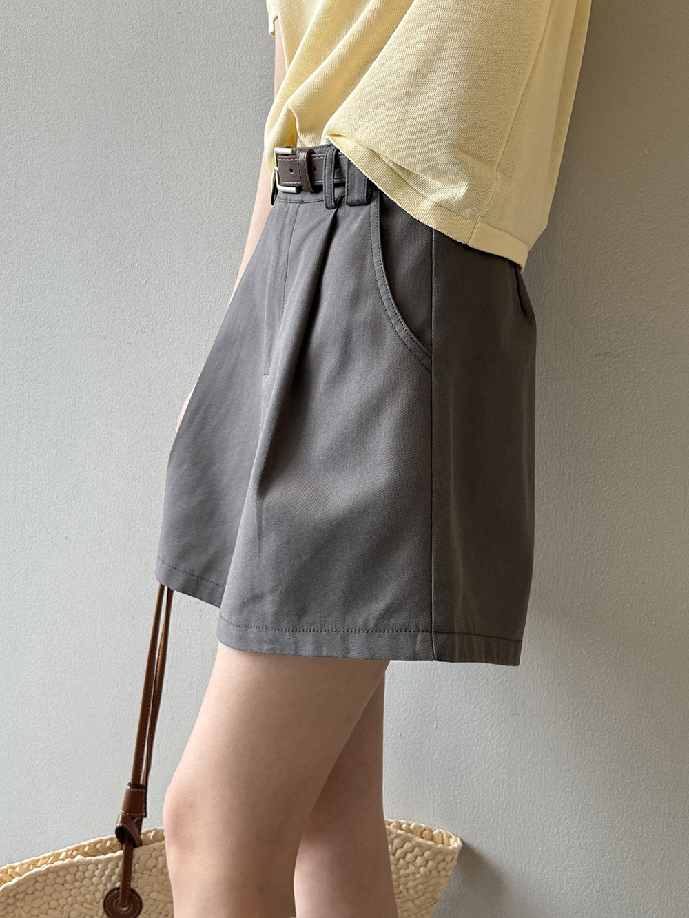 ショートパンツ ベルト付きフレアショートパンツ