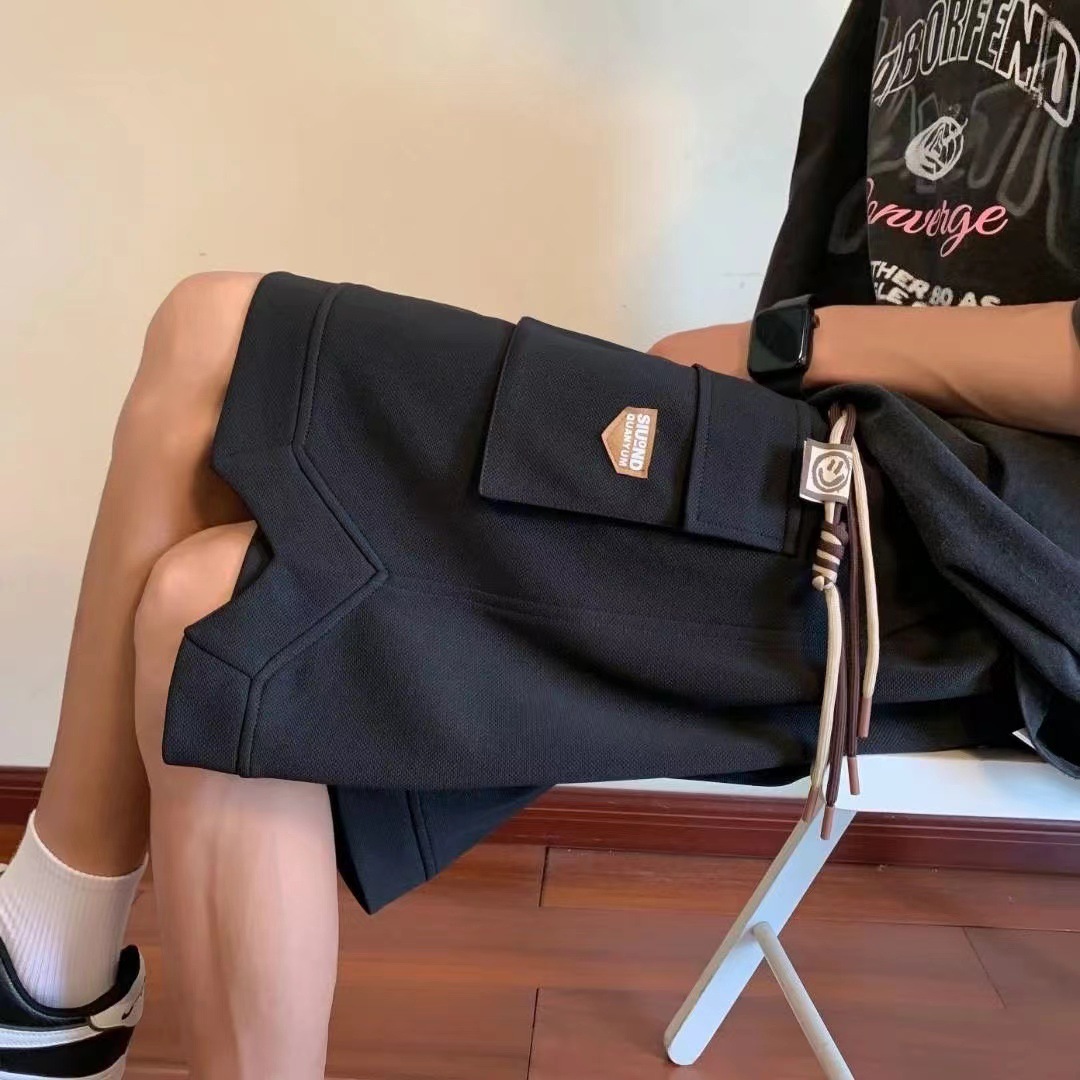 カーゴポケット付きゆったりショートパンツ