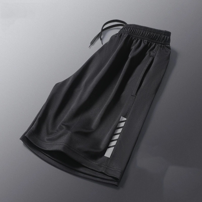 スポーツ機能性ショートパンツ