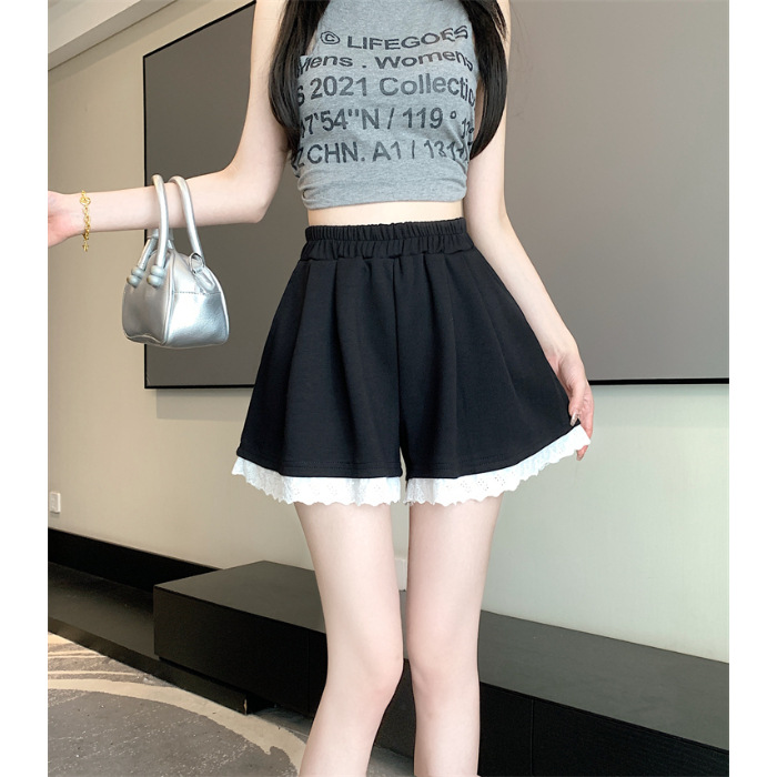 レース付きゆるふわショートパンツ