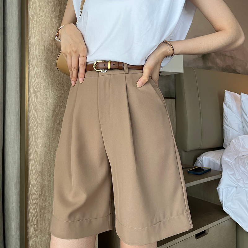 ショートパンツ タックデザイン上品ショートパンツ