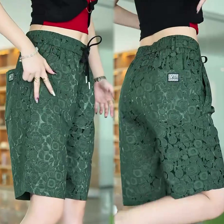 ショートパンツ 花柄型押しハーフパンツ