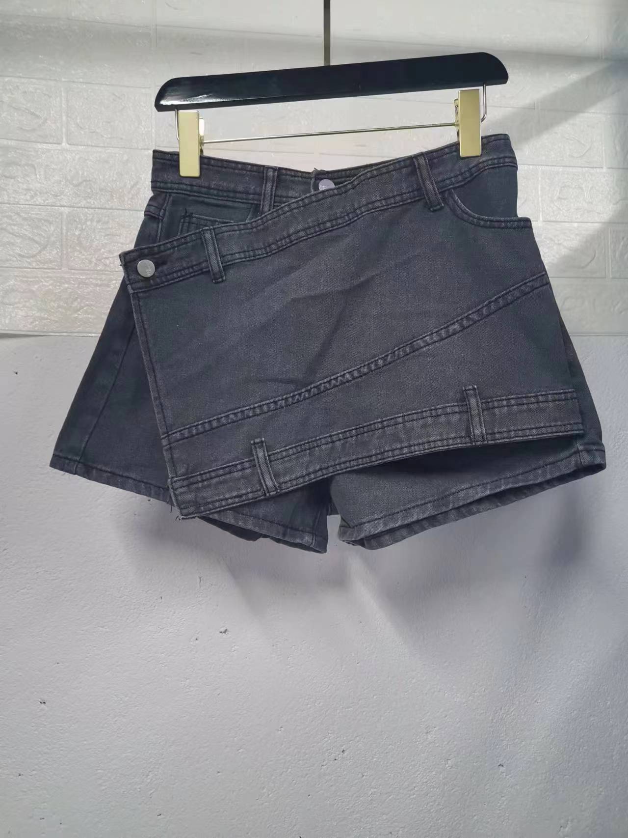 ウエストアクセントデニムショートパンツ