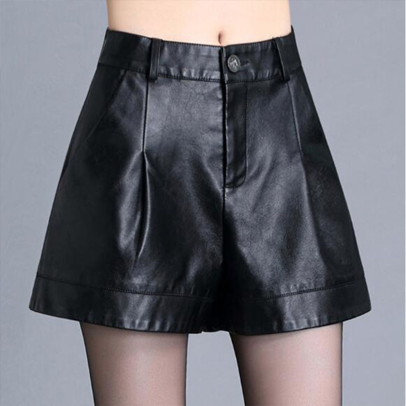 フェイクレザー プリーツショートパンツ