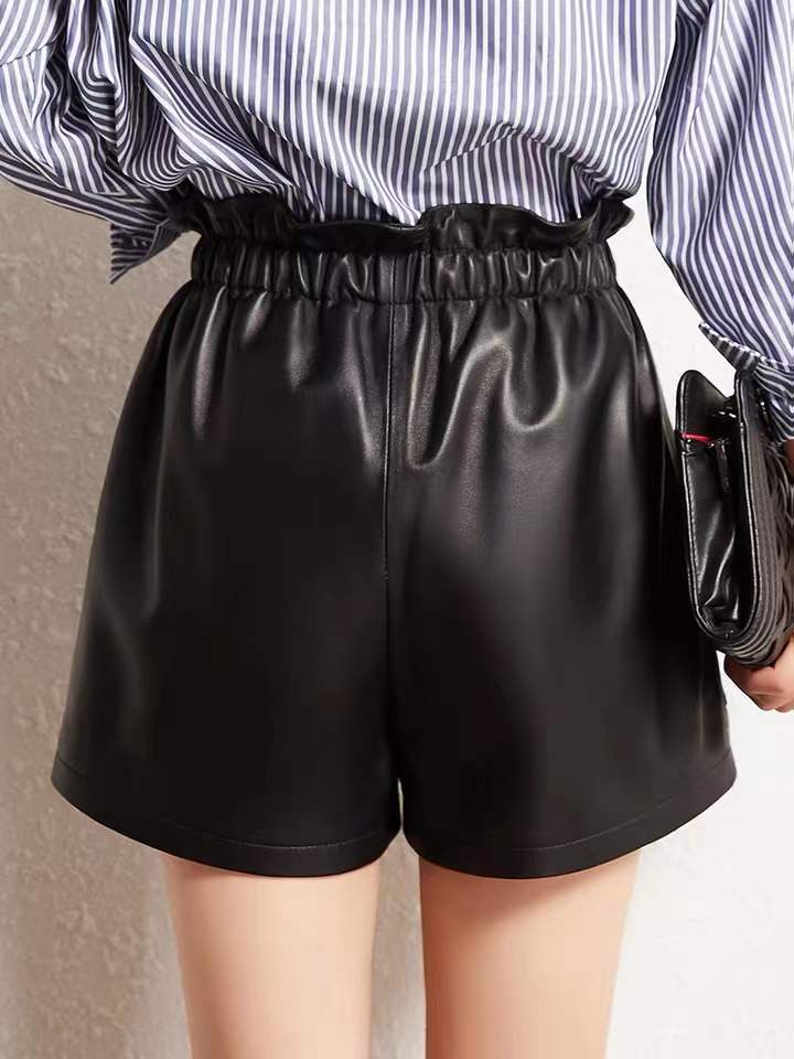 ゆったりウエストギャザーショートパンツ