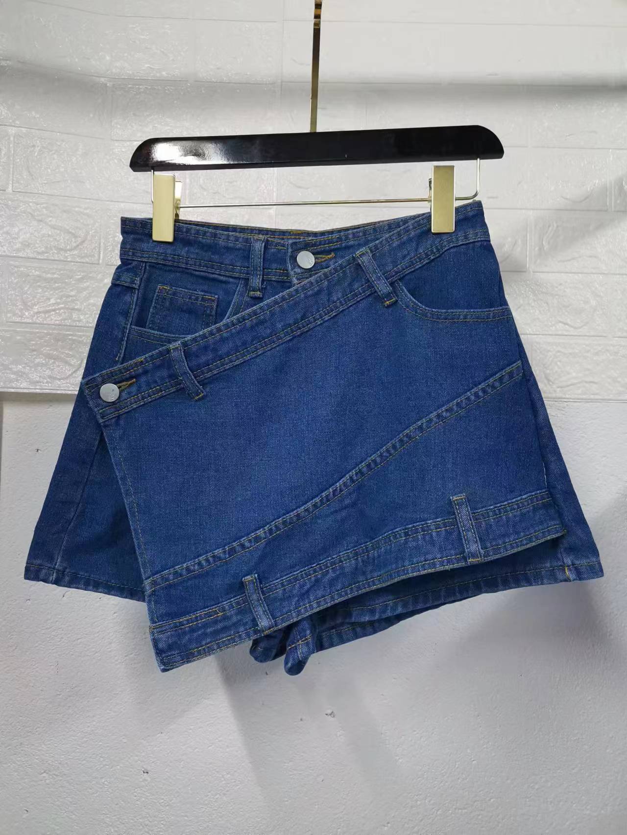 ウエストアクセントデニムショートパンツ